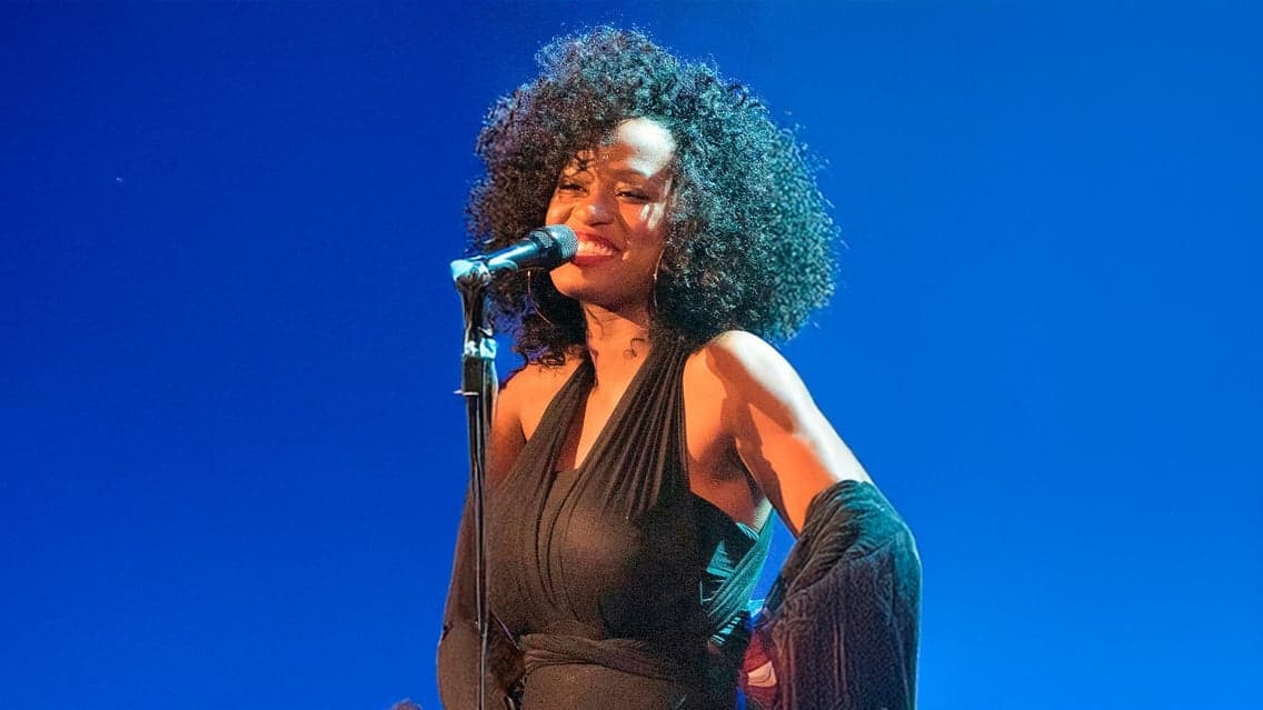 Fondo promocional del evento Shenel Johns Quartet
