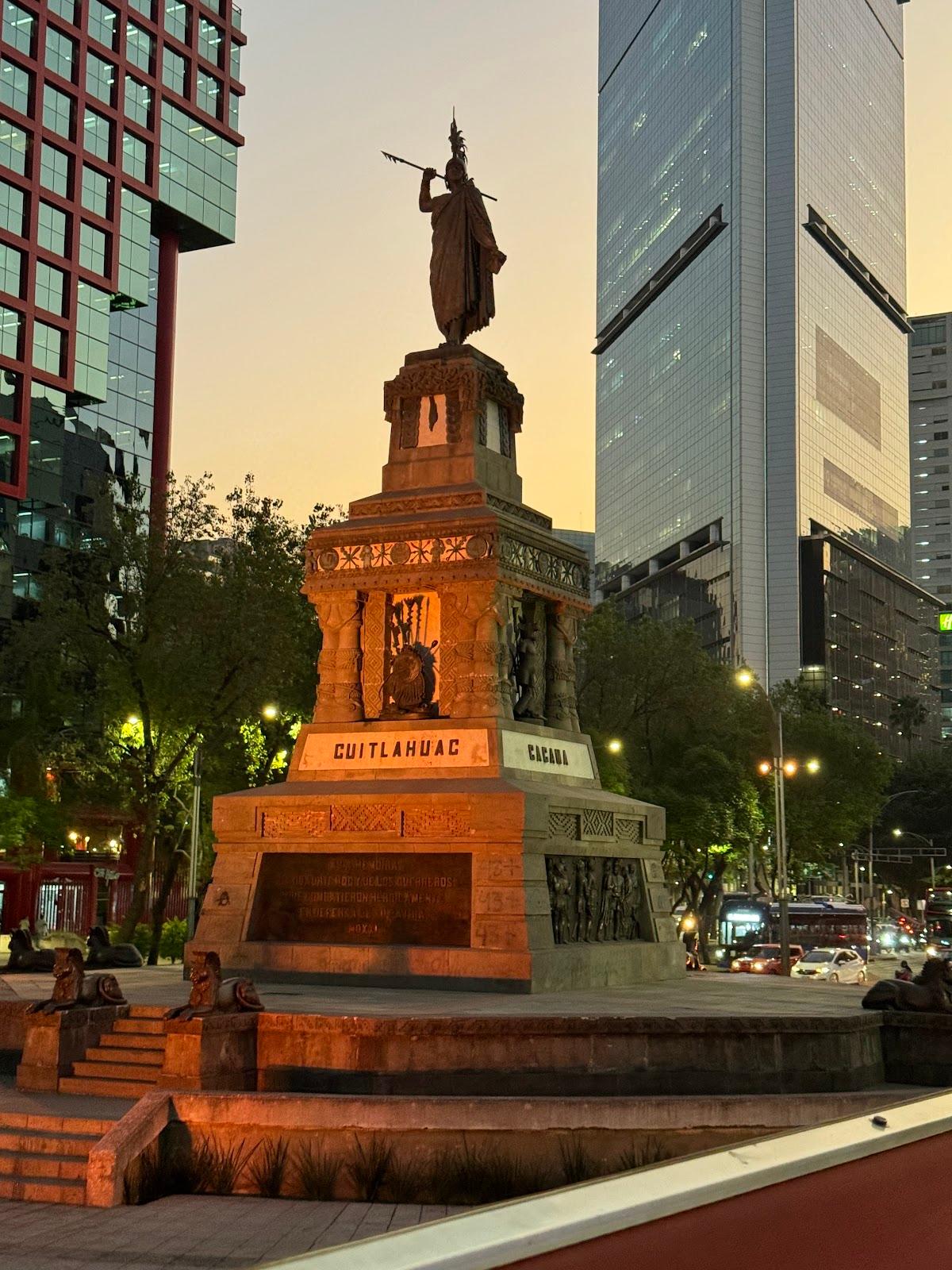 Monumento a Cuitláhuac galería 8