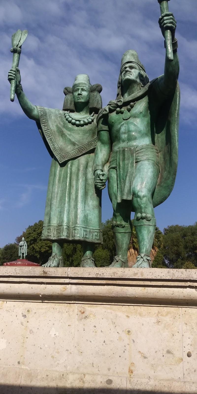 Monumento a Matlakoatl y azcueitl galería 4