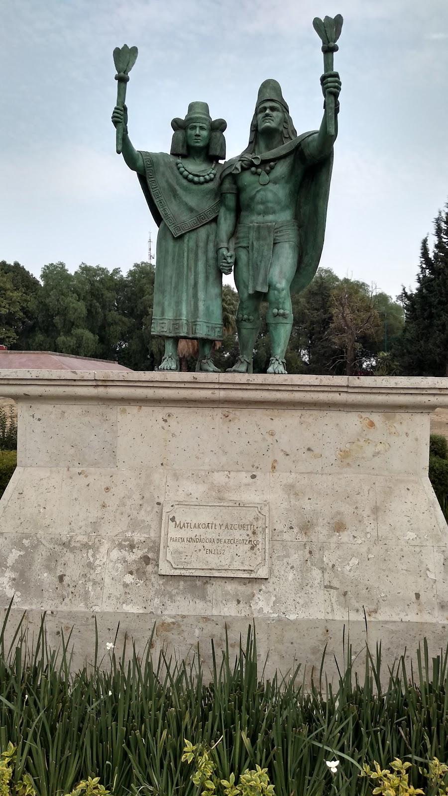 Monumento a Matlakoatl y azcueitl galería 5