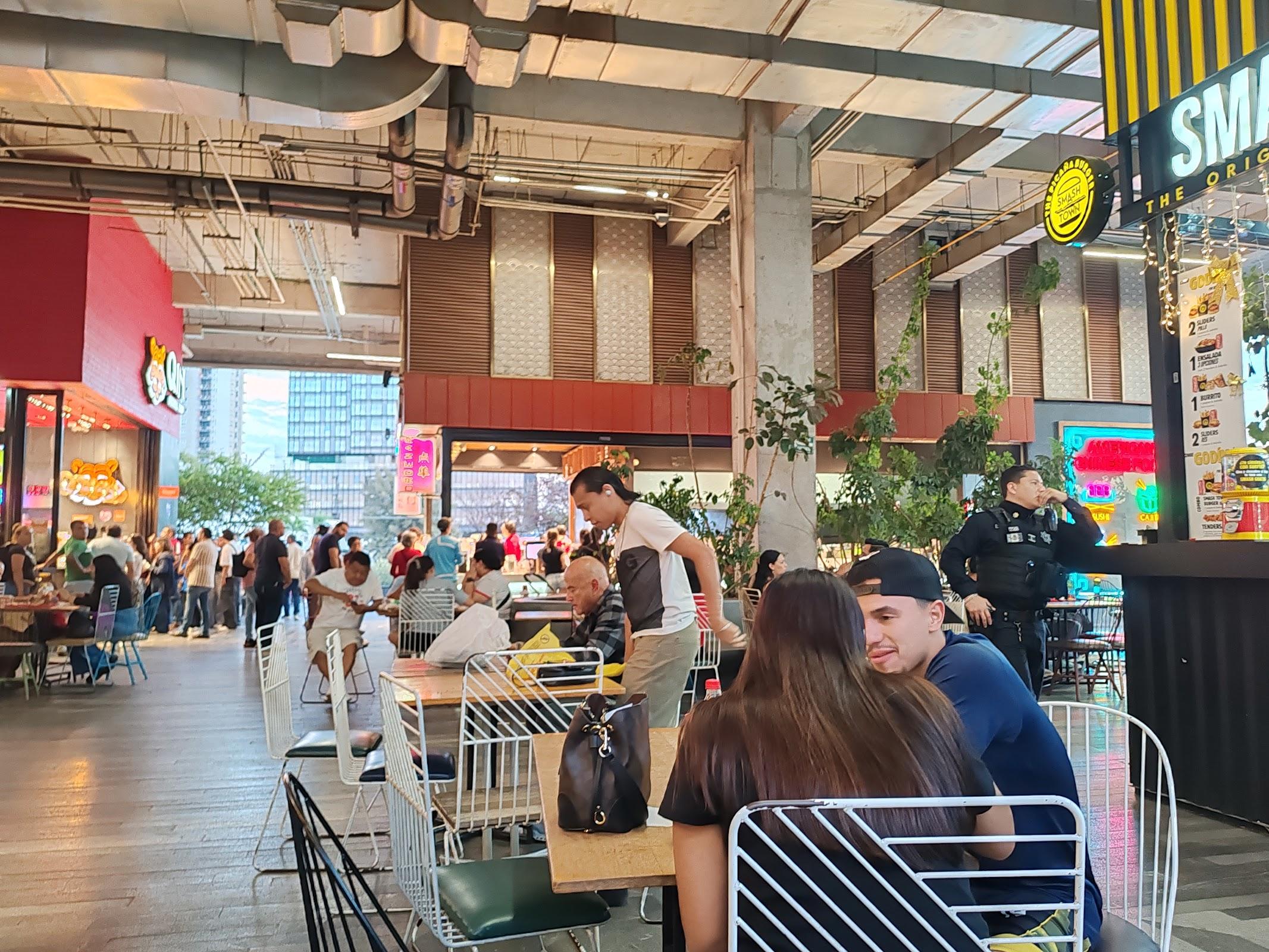 Centro Comercial Plaza Patria galería 9