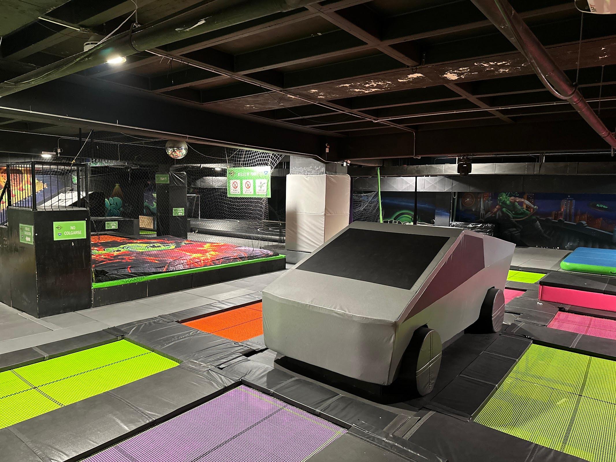 Flip Out Tlaquepaque – Parque de Trampolines y Fiestas Infantiles en Guadalajara