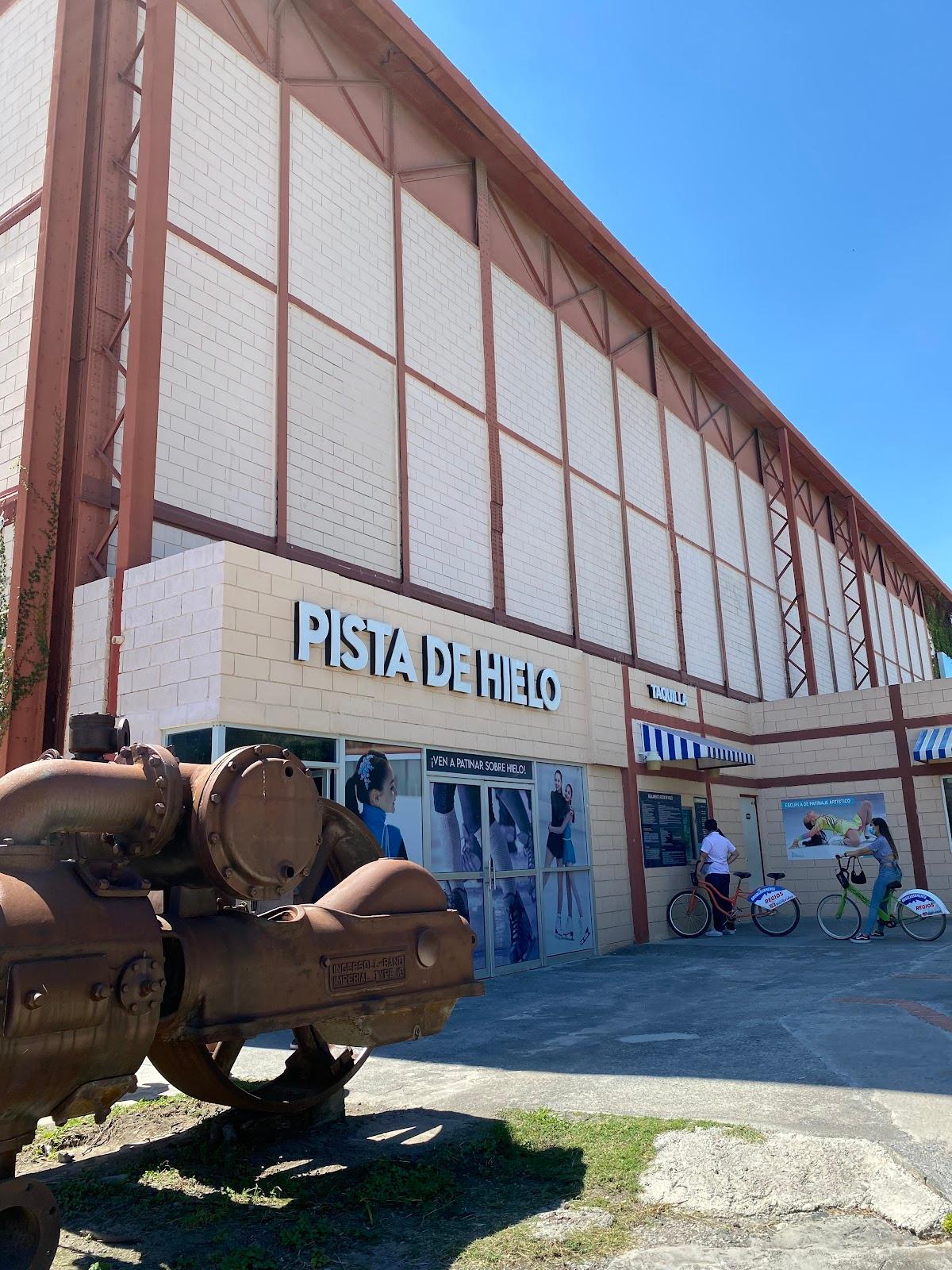 Pista de Hielo Fundidora galería 2