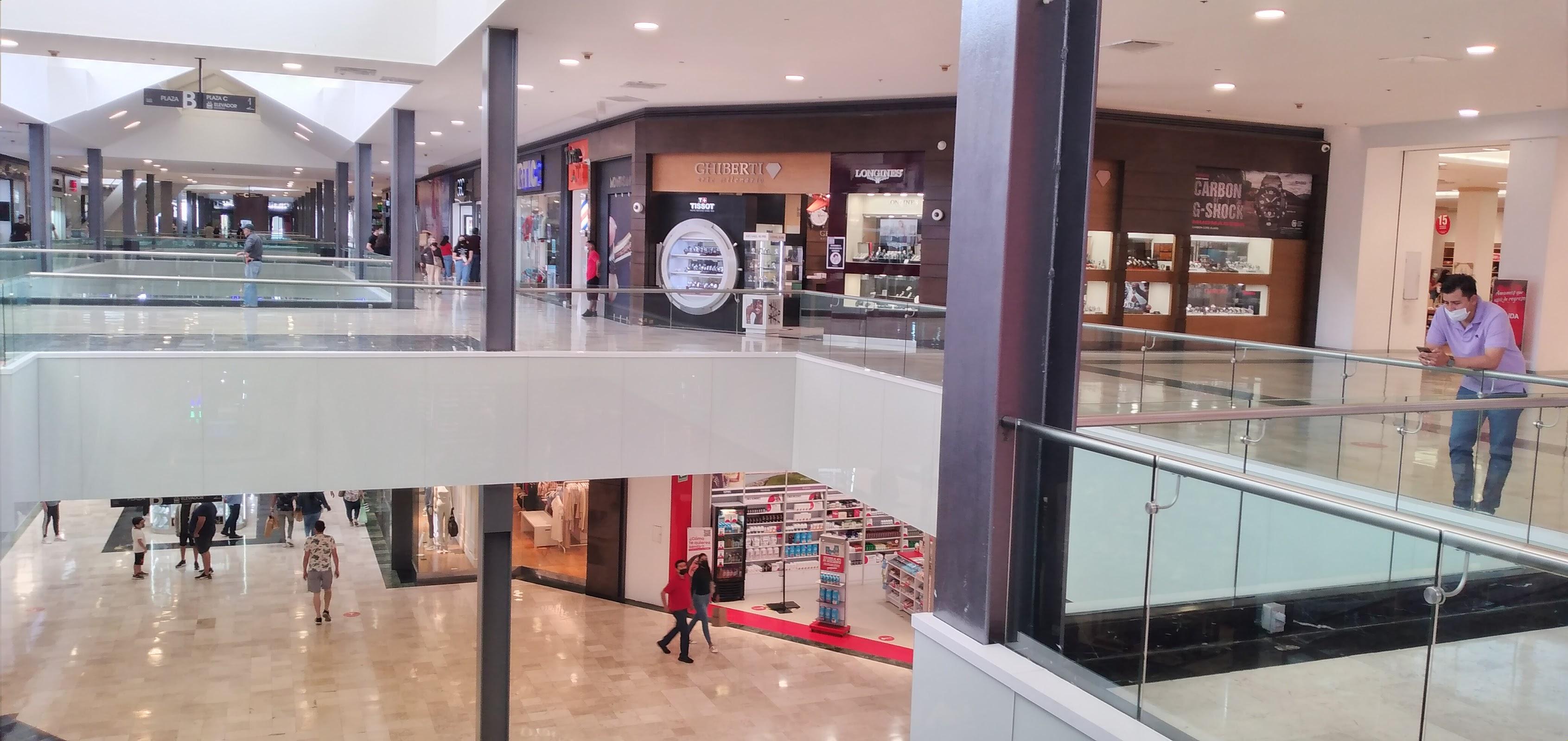 Plaza Fiesta San Agustín en Monterrey