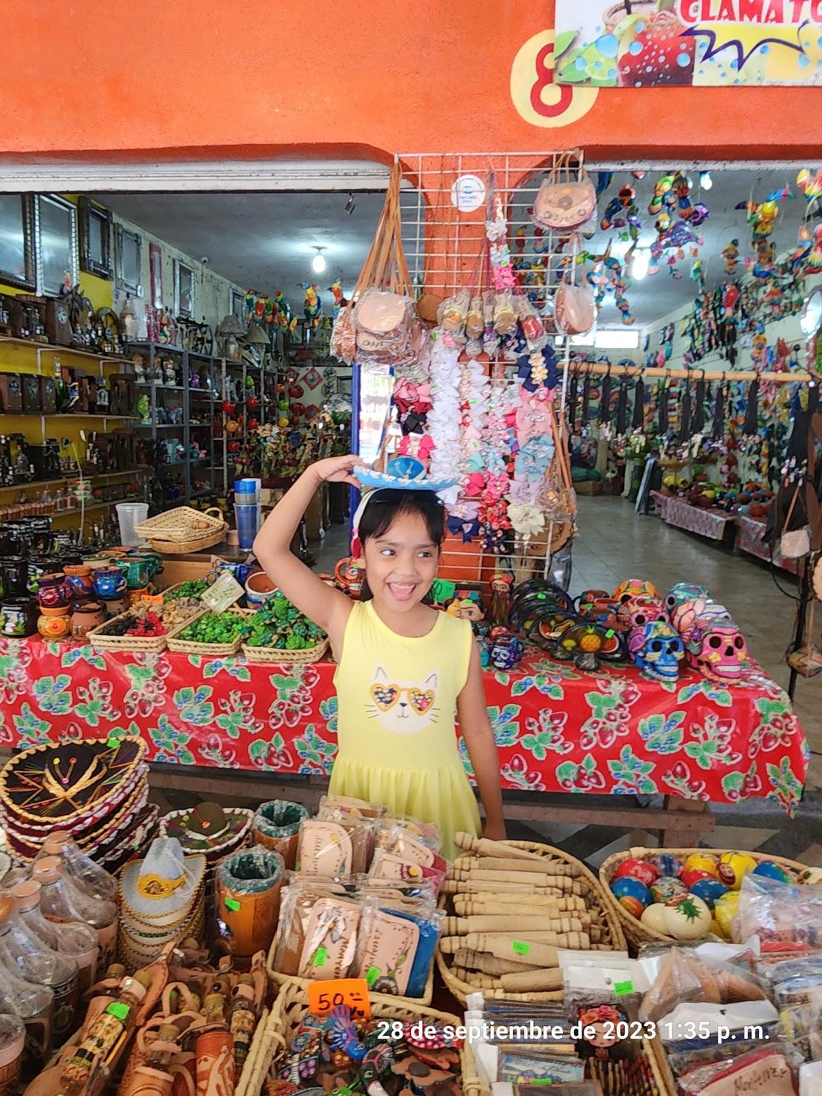 Centro Comercial Los Cavazos galería 6