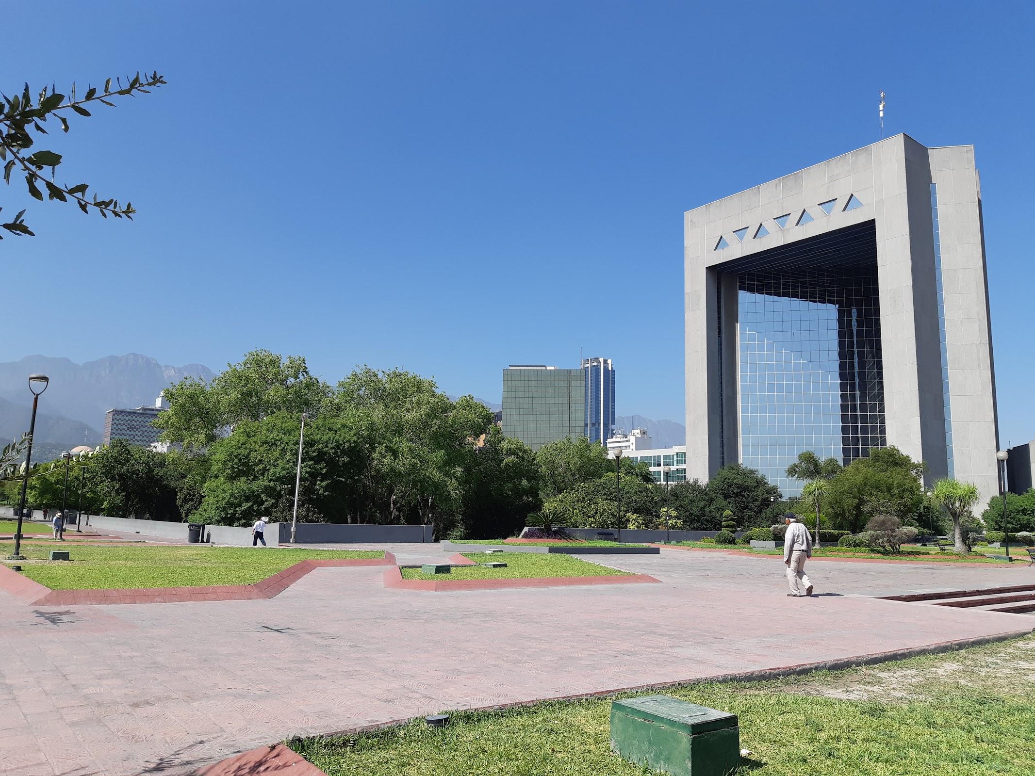 Macroplaza galería 2