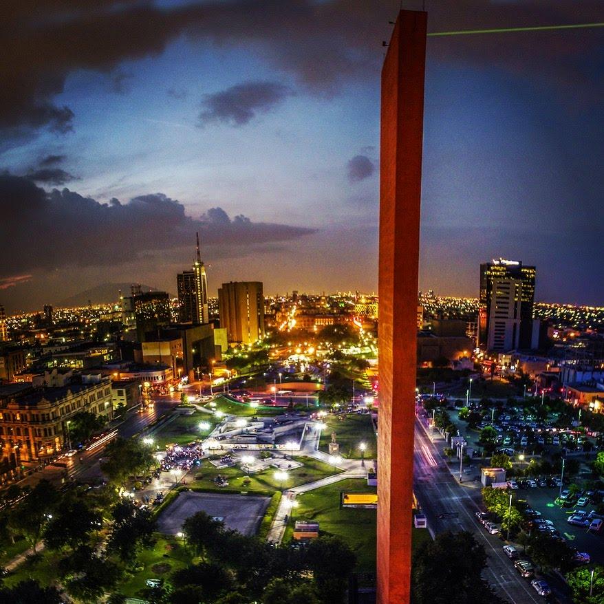 Macroplaza galería 7