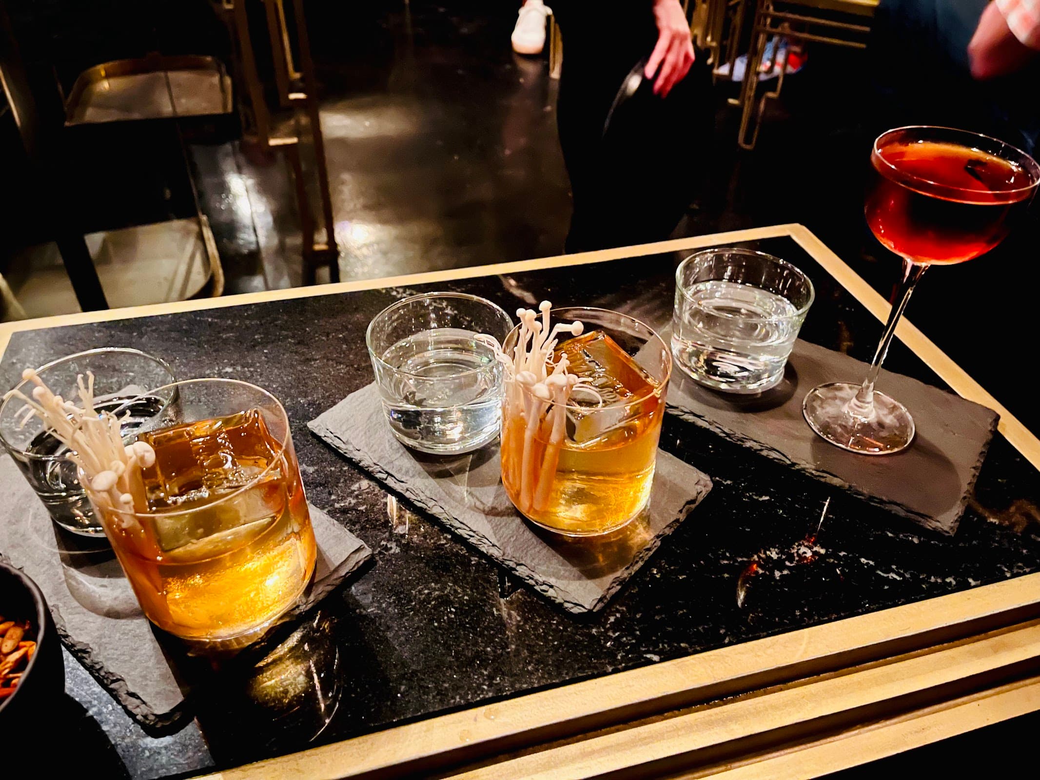 Handshake Speakeasy miniatura 3