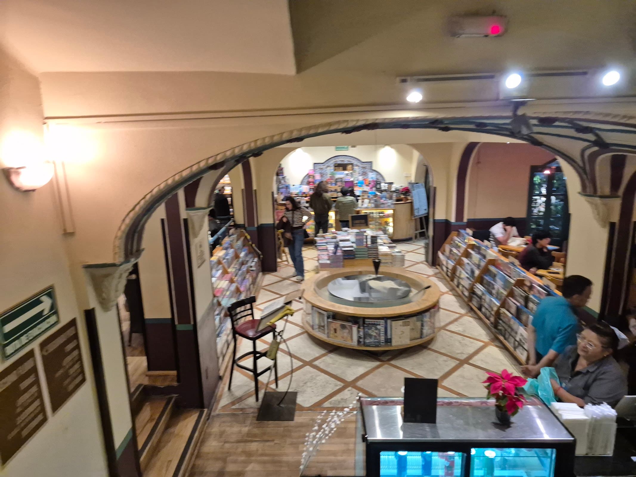 Cafebrería El Péndulo Polanco miniatura 6