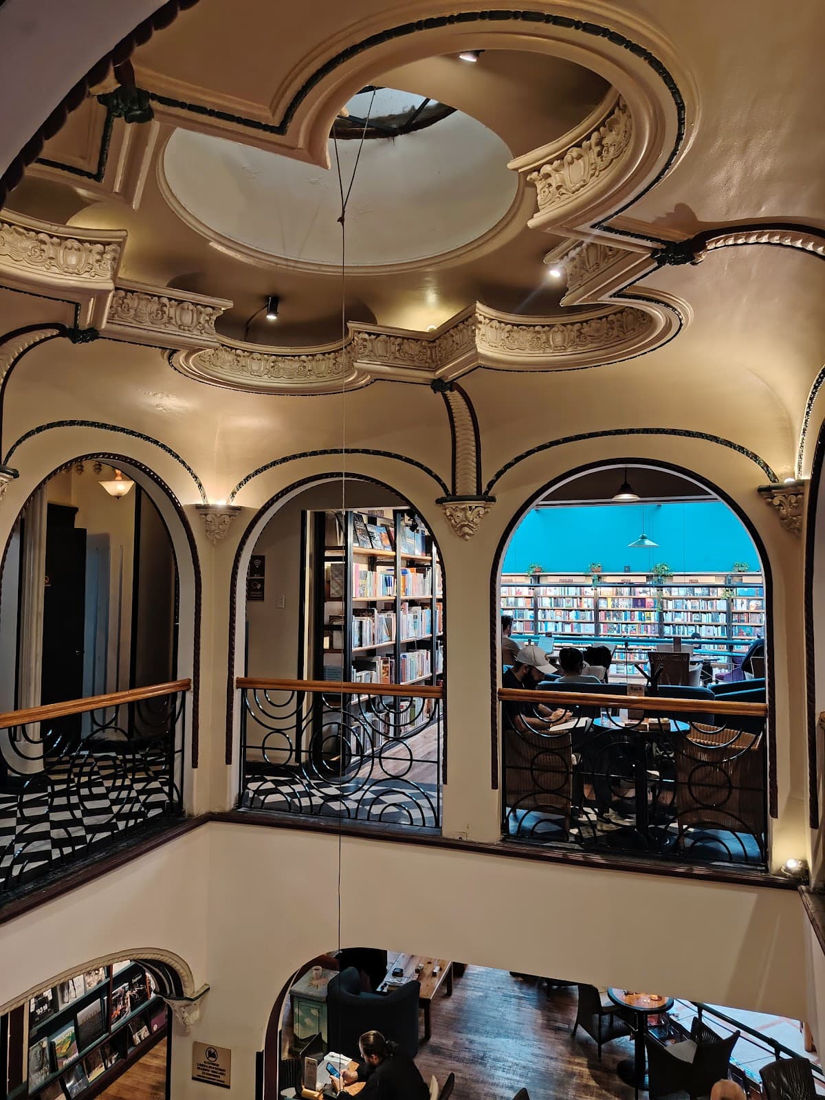 Cafebrería El Péndulo Polanco miniatura 8