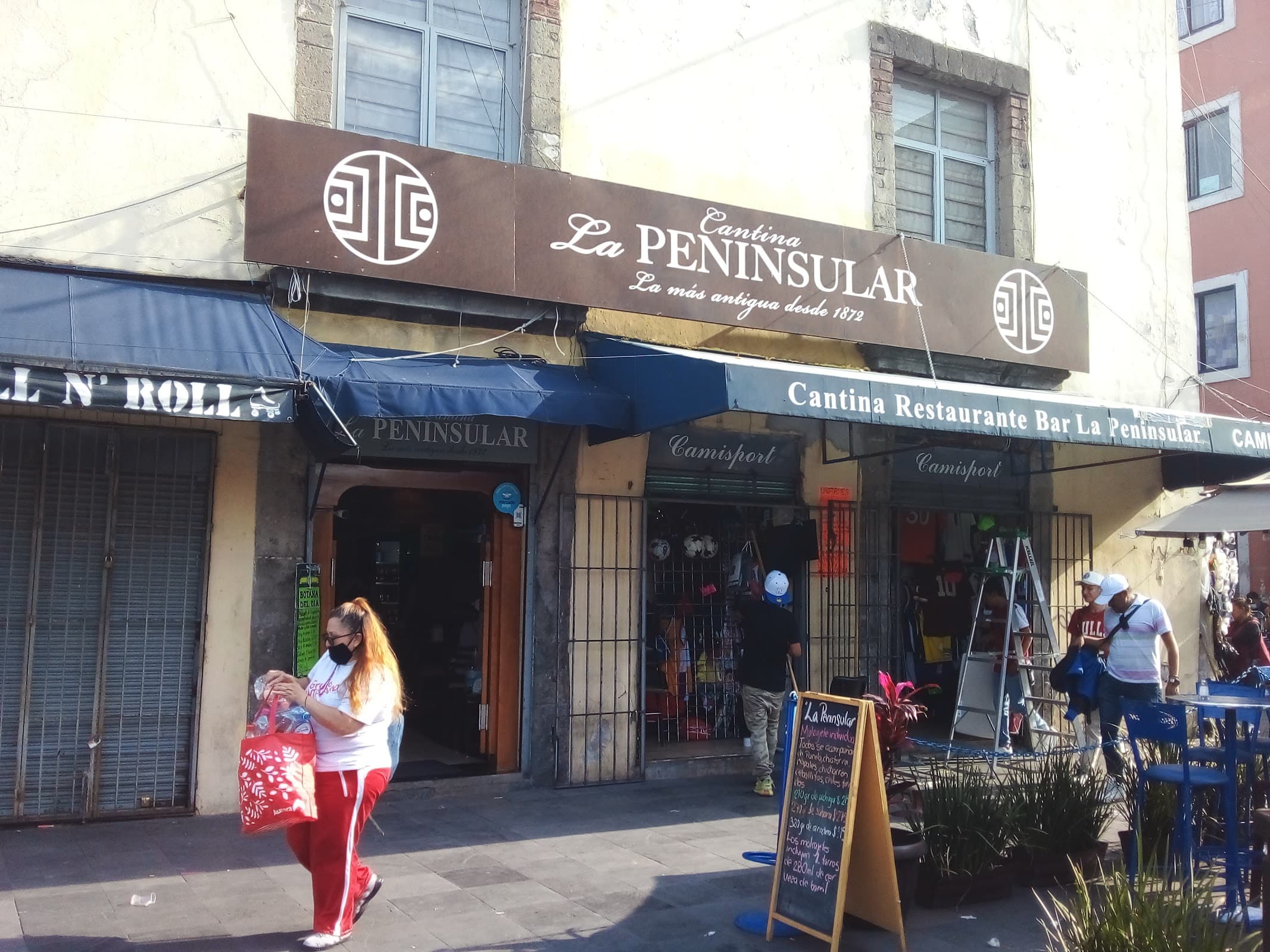 Cantina La Peninsular miniatura 6