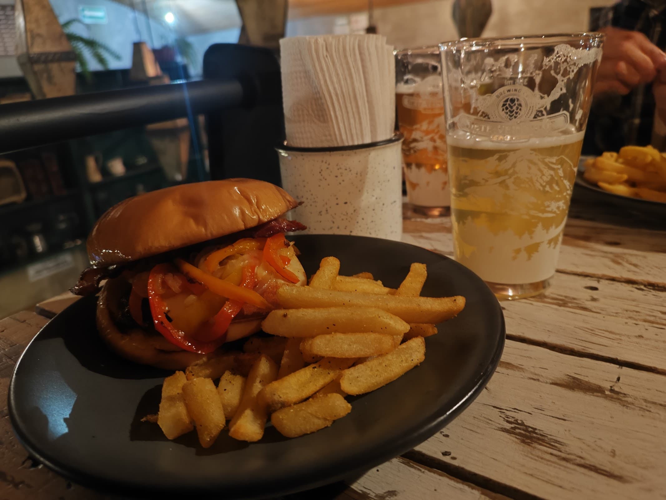 Siete-Veintidós Taproom miniatura 6