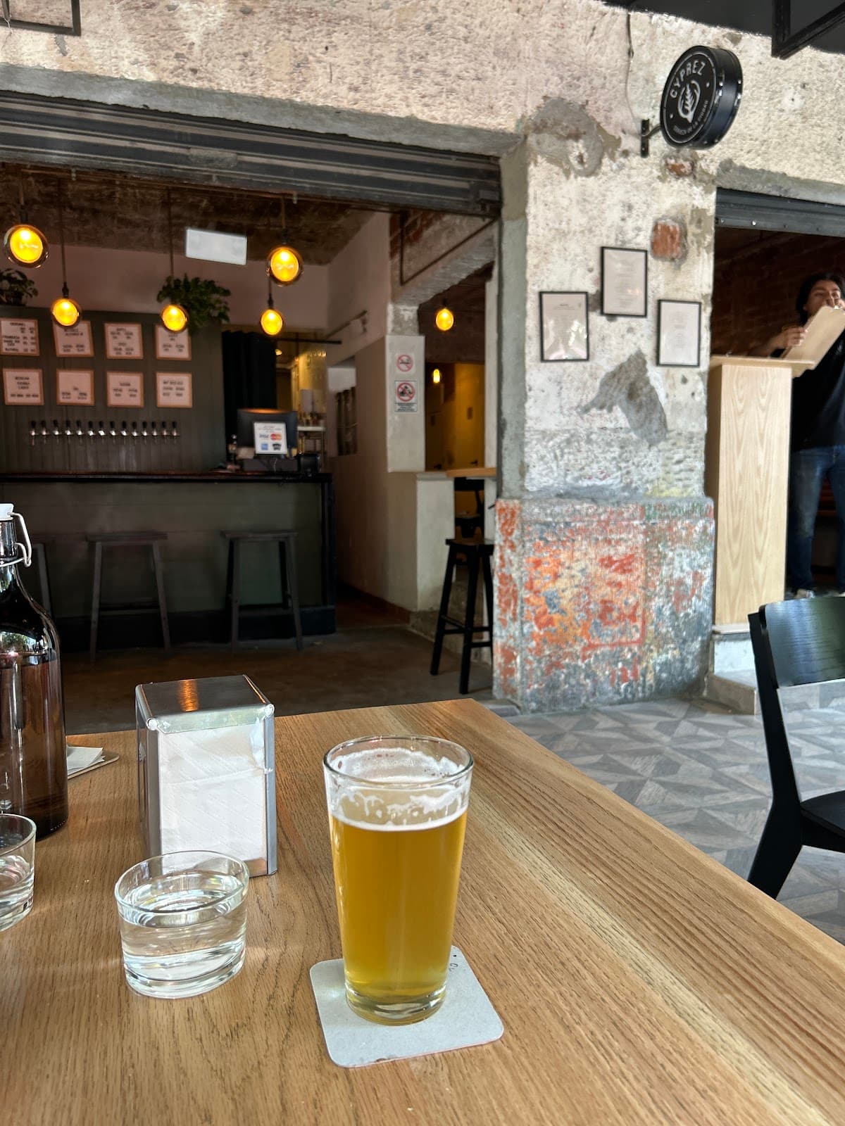 Cyprez Narvarte Tap Room miniatura 4