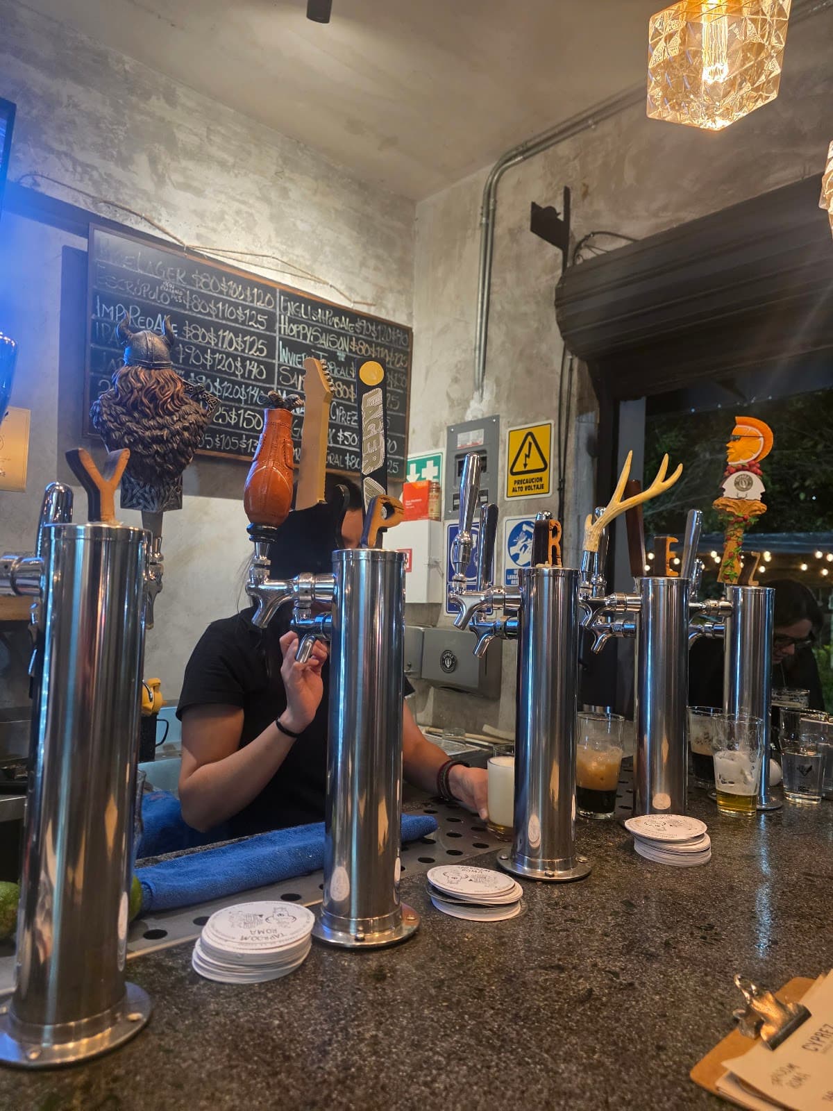 Cyprez Roma Tap Room miniatura 5