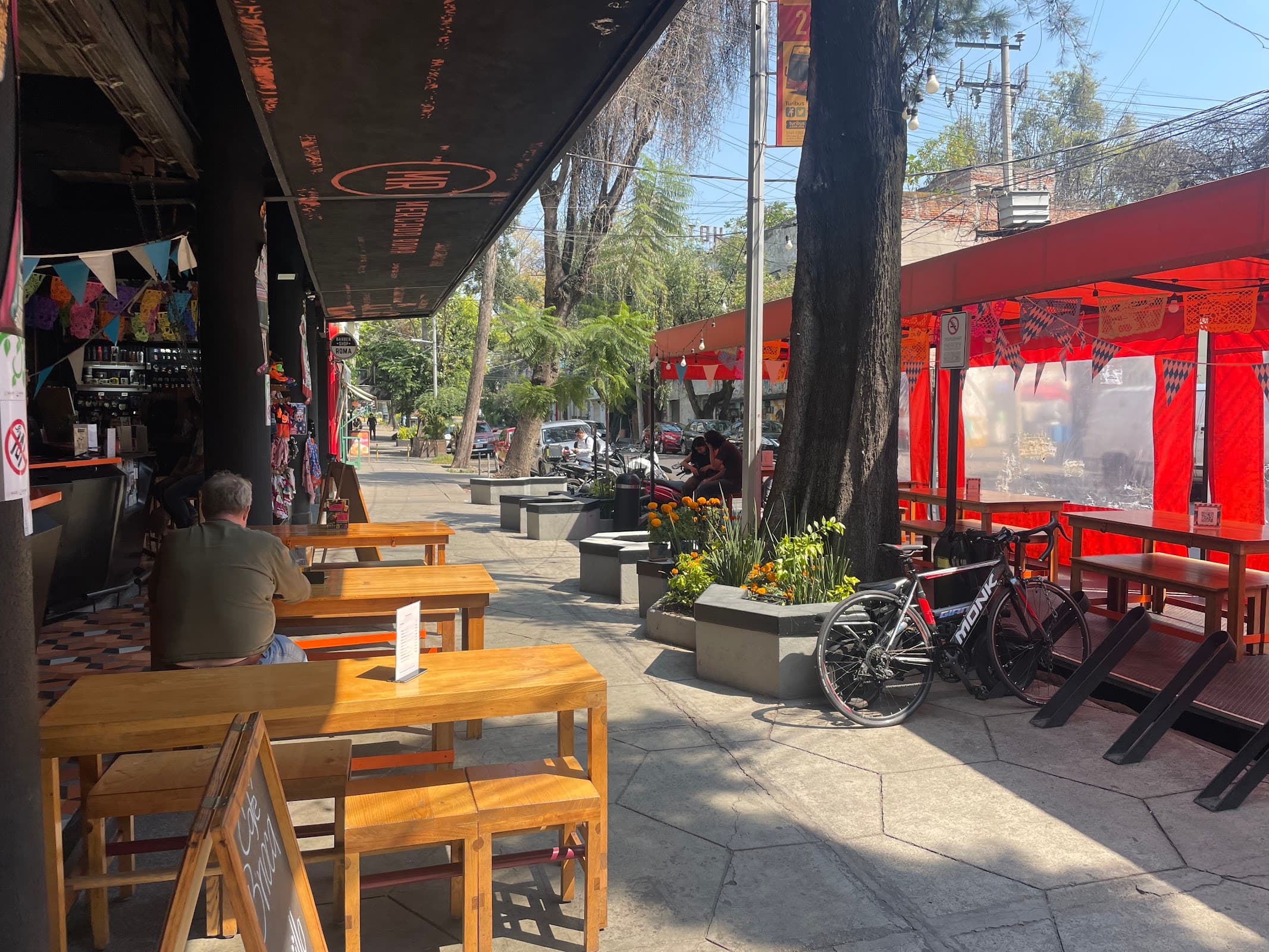 Pacheco Taproom miniatura 10