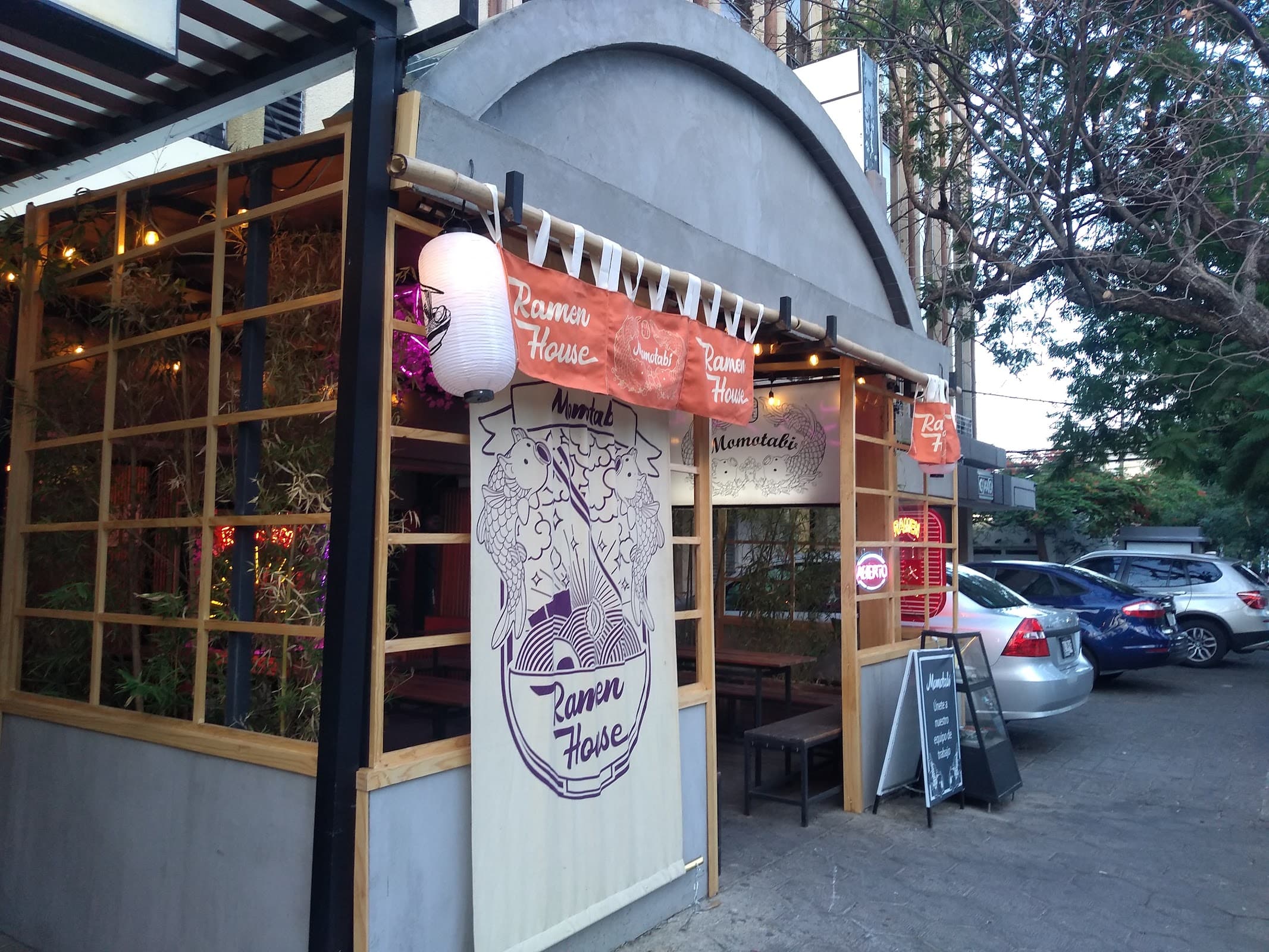 Momotabi Ramen House en Guadalajara