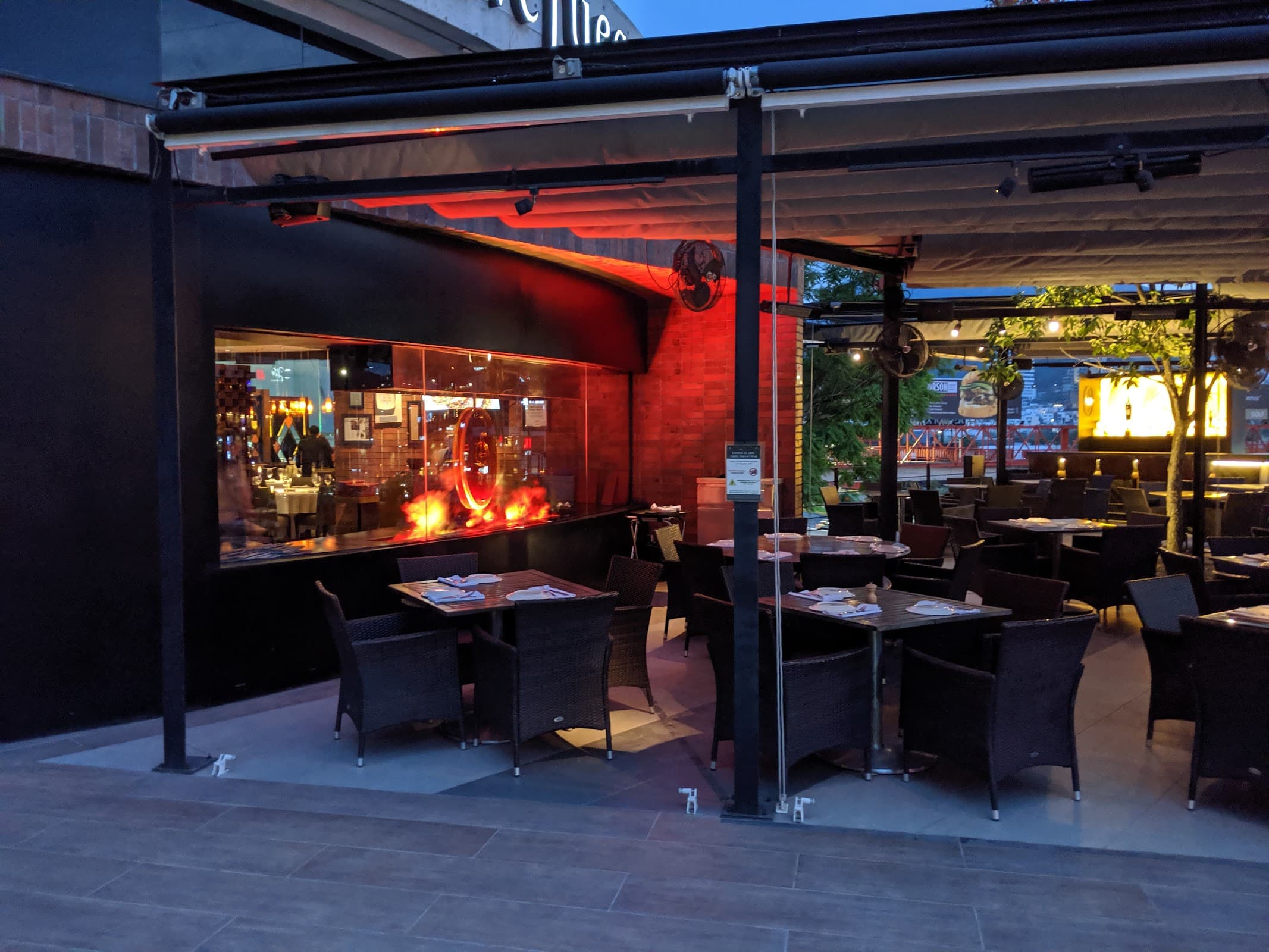9 FUEGOS en San Pedro Garza García - Recomendado
