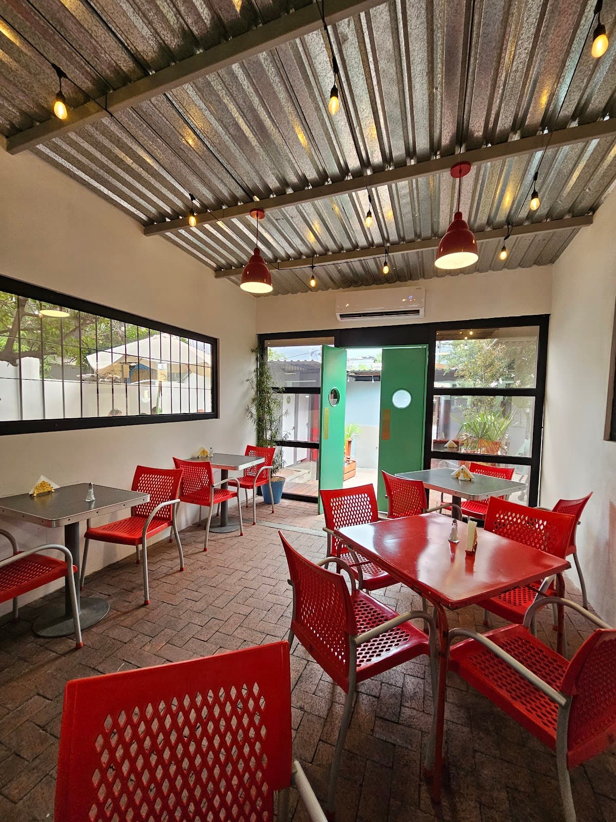 Tres de Lengua en San Pedro Garza García