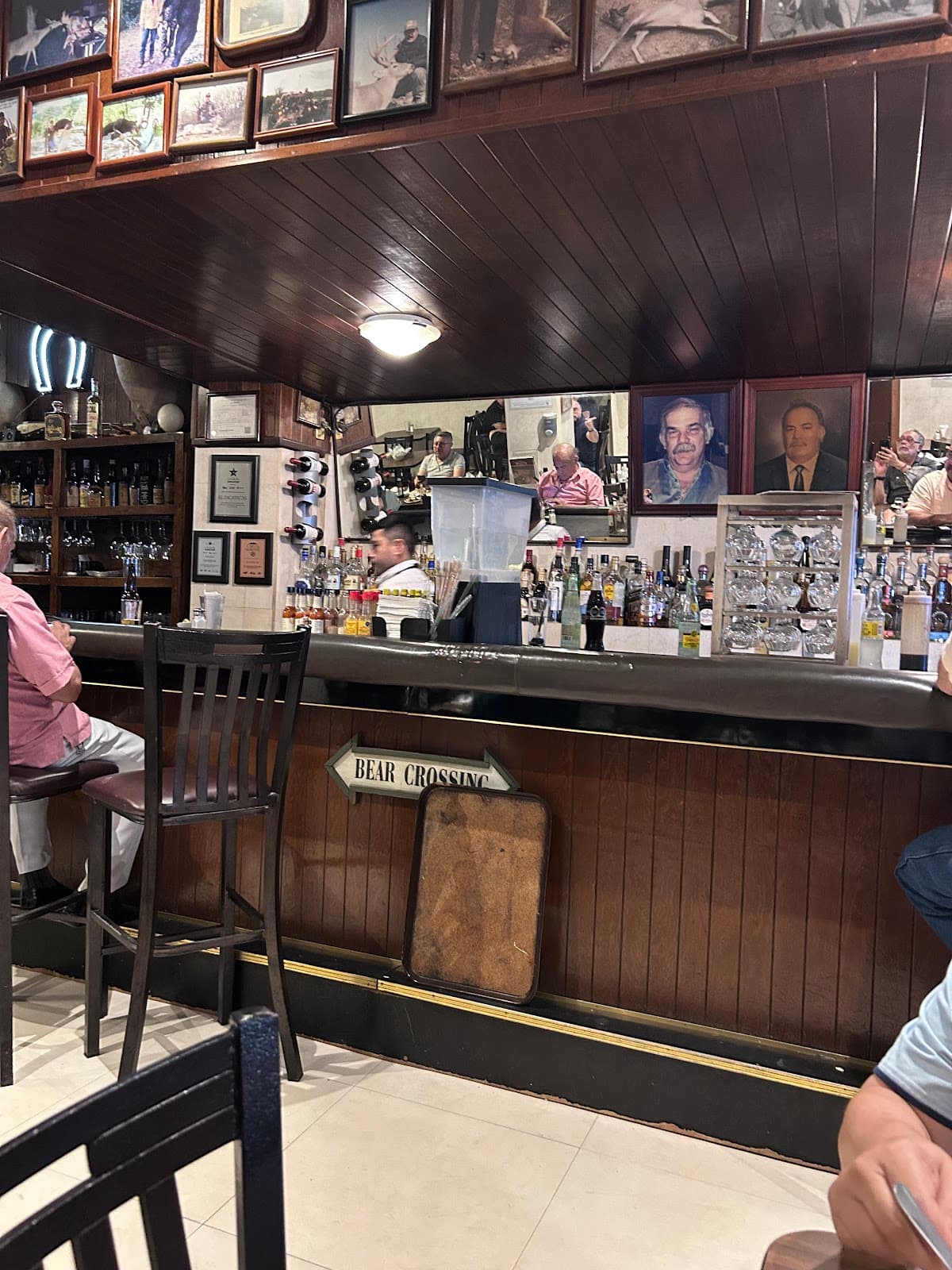 EL ZACATECAS BAR miniatura 5