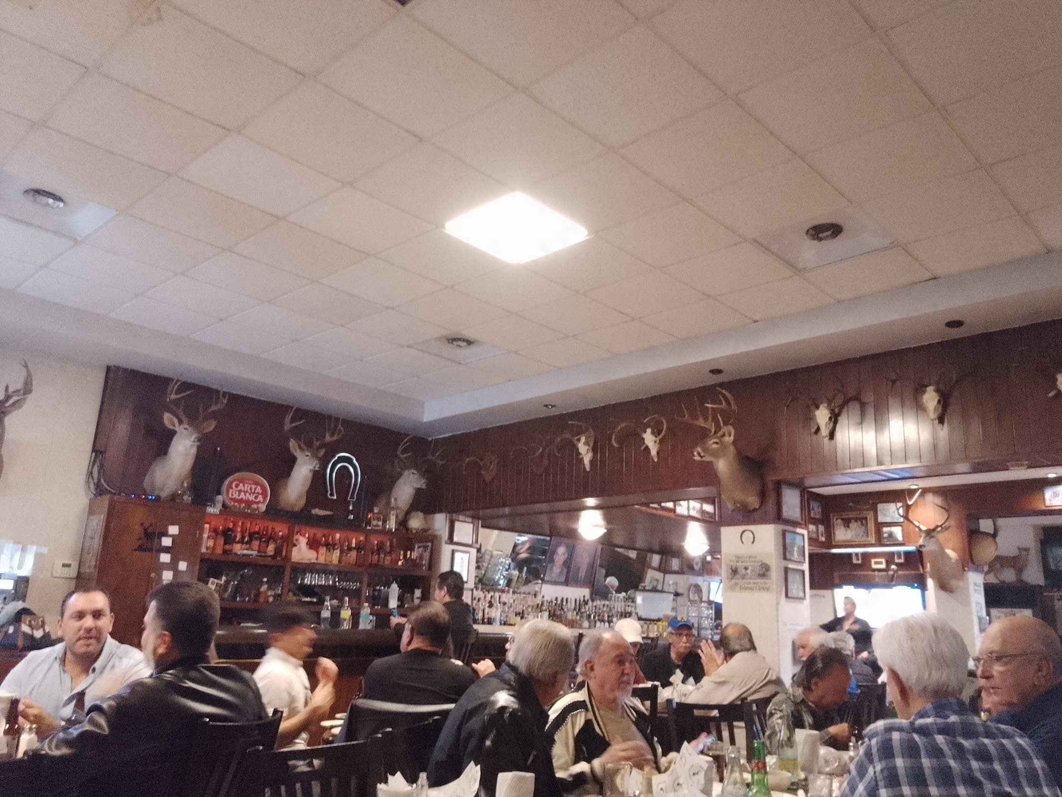 EL ZACATECAS BAR miniatura 6