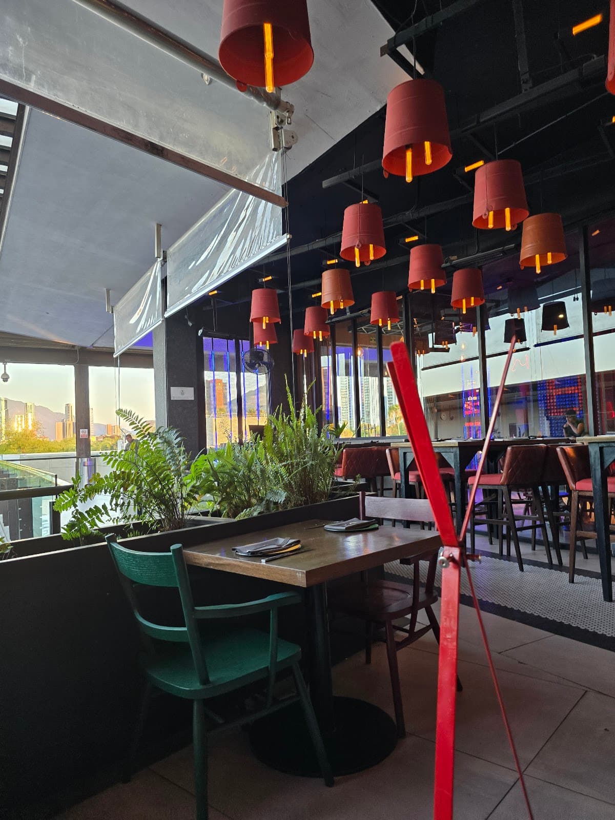 Buckets Restaurant miniatura 6