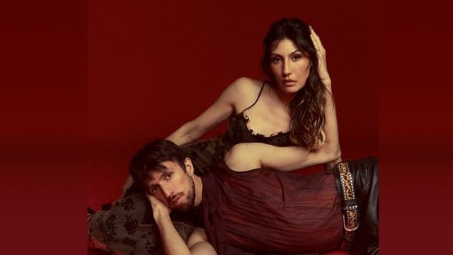 Fondo promocional del evento Daniela Spalla & Esteman - Amorío "La última cita"