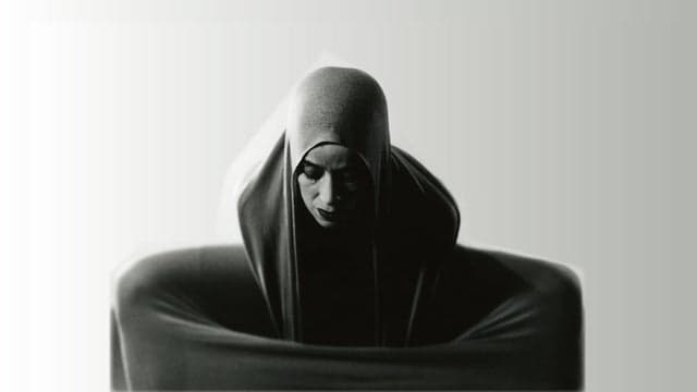 Promotional background for the event Martha Graham 100: La Danza que transformó el siglo XX.