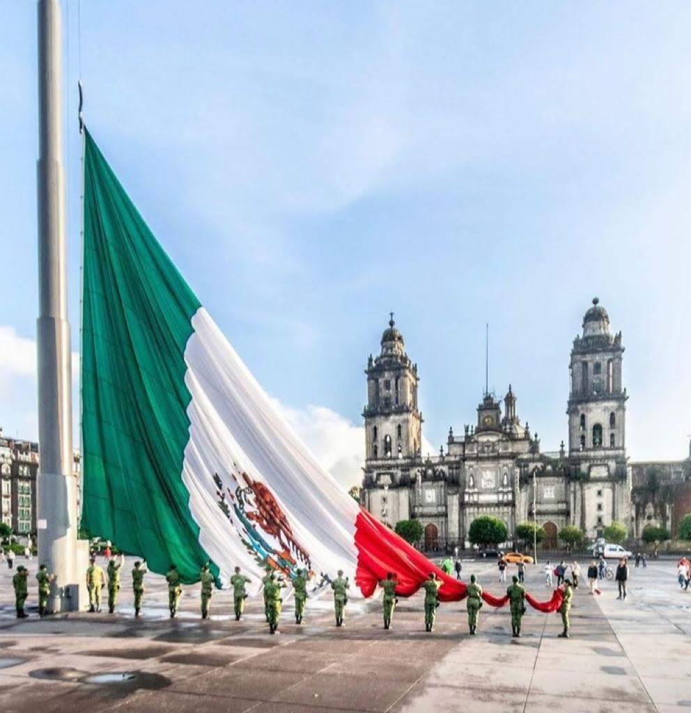 Fondo de Plaza de la Constitución en Ciudad de México