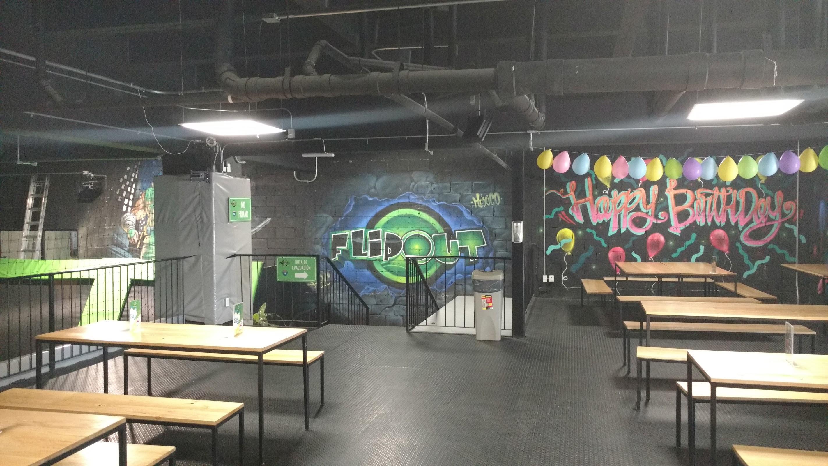 Flip Out Tlaquepaque – Parque de Trampolines y Fiestas Infantiles galería 3