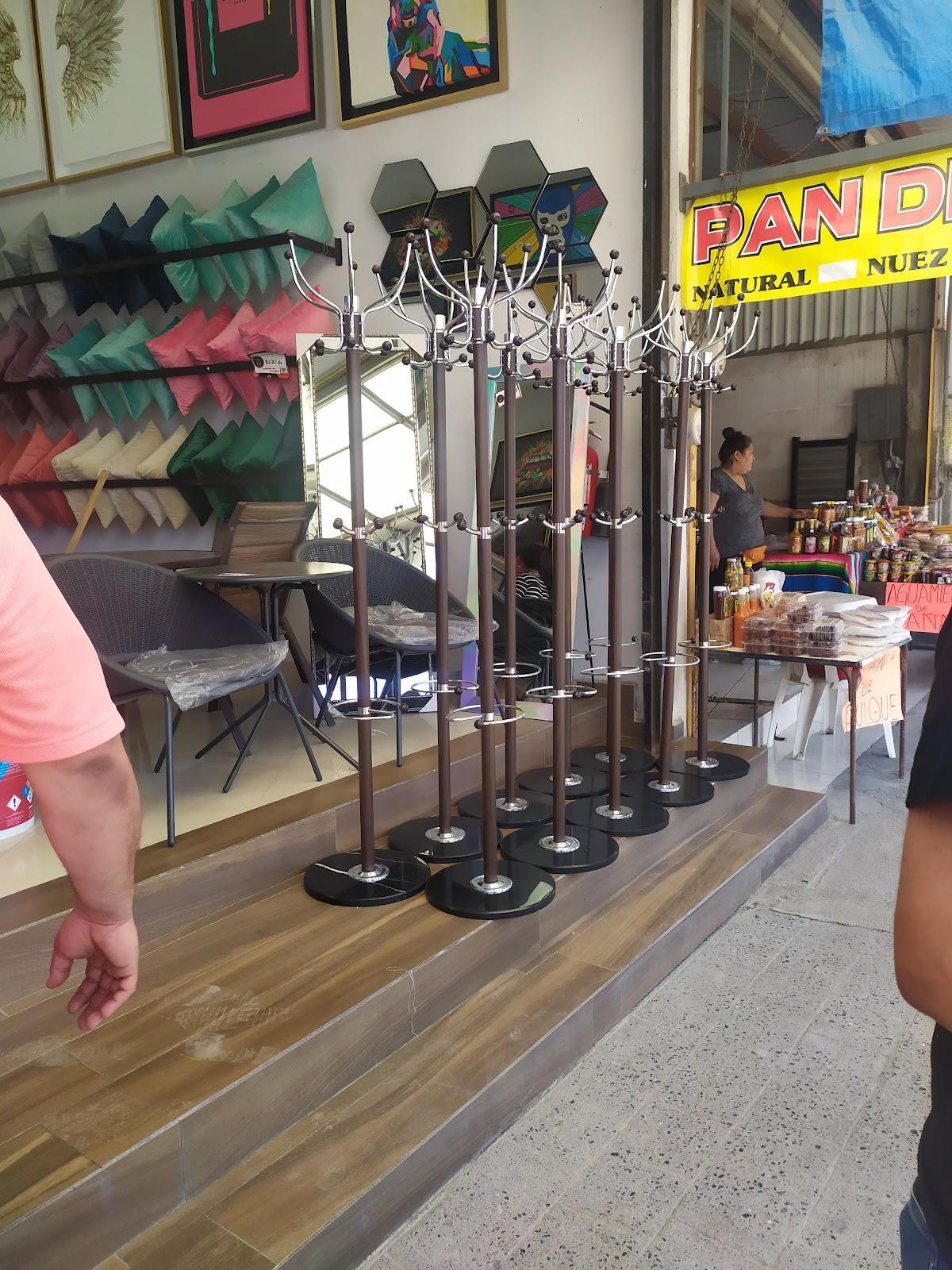 Centro Comercial Los Cavazos en Santiago