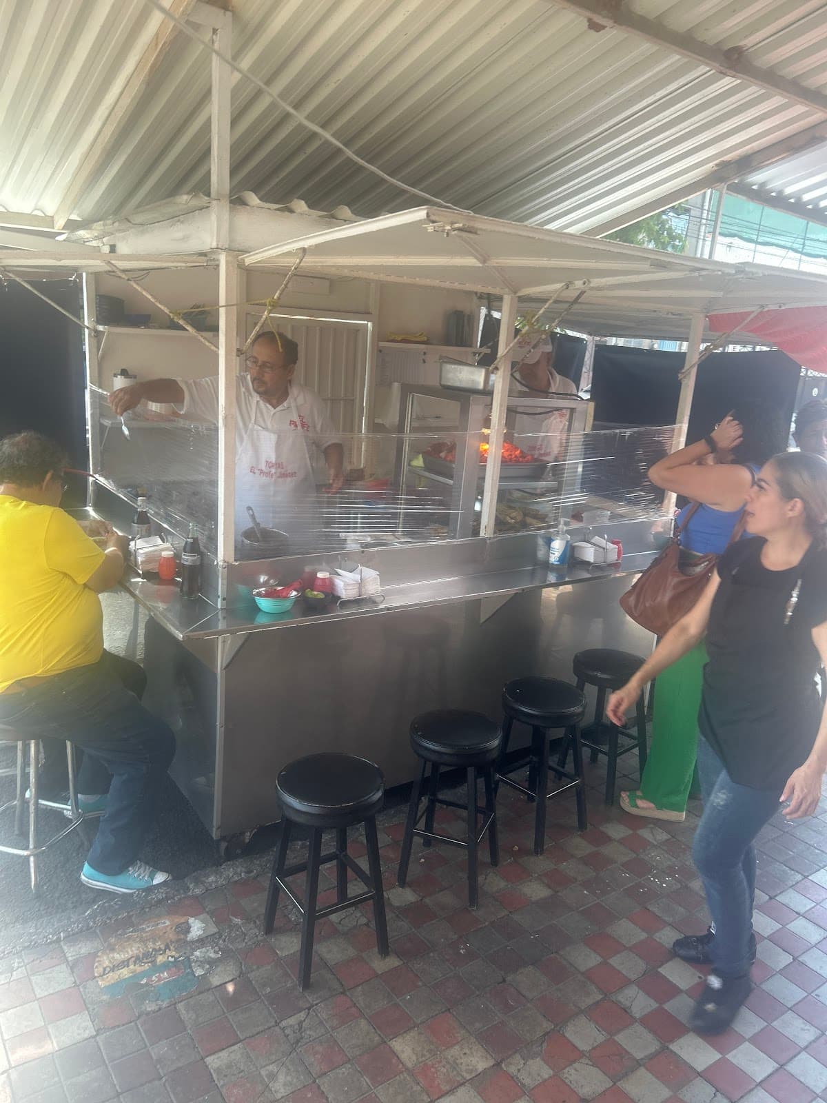 Tortas Ahogadas El Profe Jimenez en Guadalajara