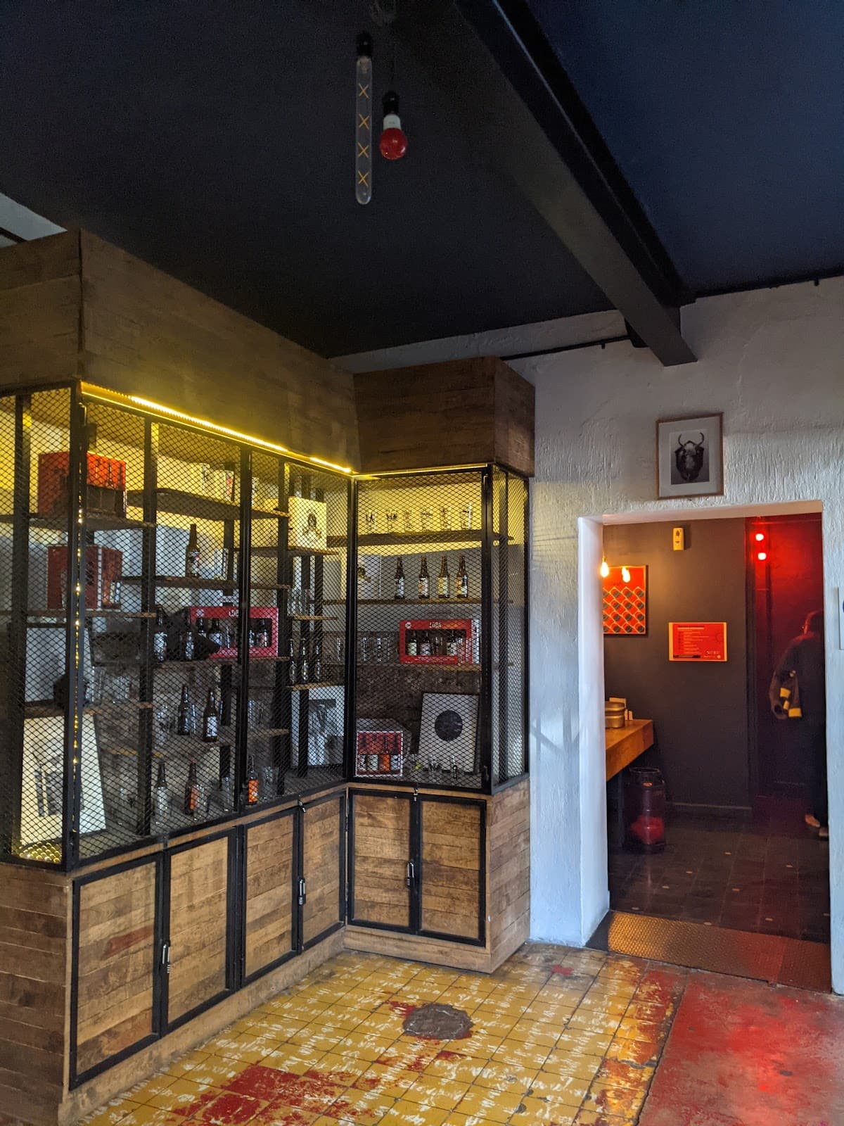 Loba Restaurante, Gastropub -cocina y cerveza en la fábrica- en Guadalajara