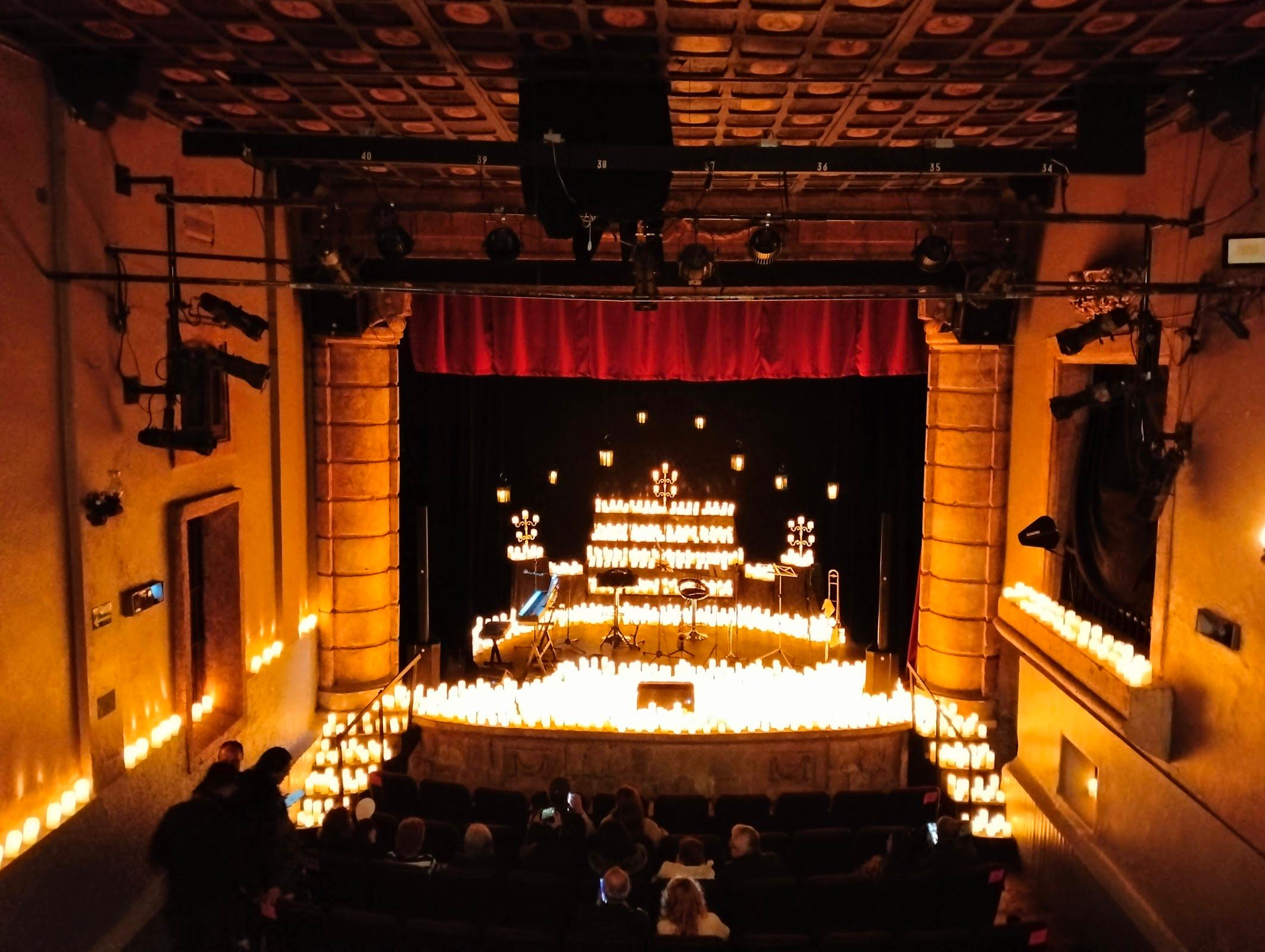 Foto del recinto Teatro Coyoacán Enrique Lizalde
